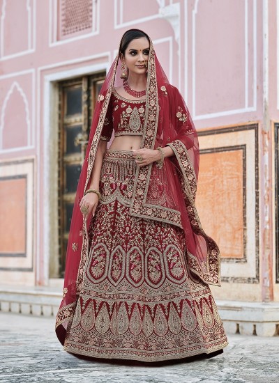 Designer Bridal Lehenga for Boutiques Luxury Lehengas with Zari Resham and Pearl Embellishments in Surat