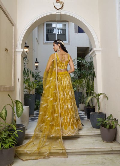 Premium Ready to Ship Designer Lehengas for Ethnicwear Retailers in Surat
