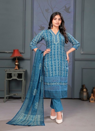 Womens Kashmiri Embroidery Kurti Stylish Designer Ethnic Wear with Beads and Sequins for Festive Events in Surat